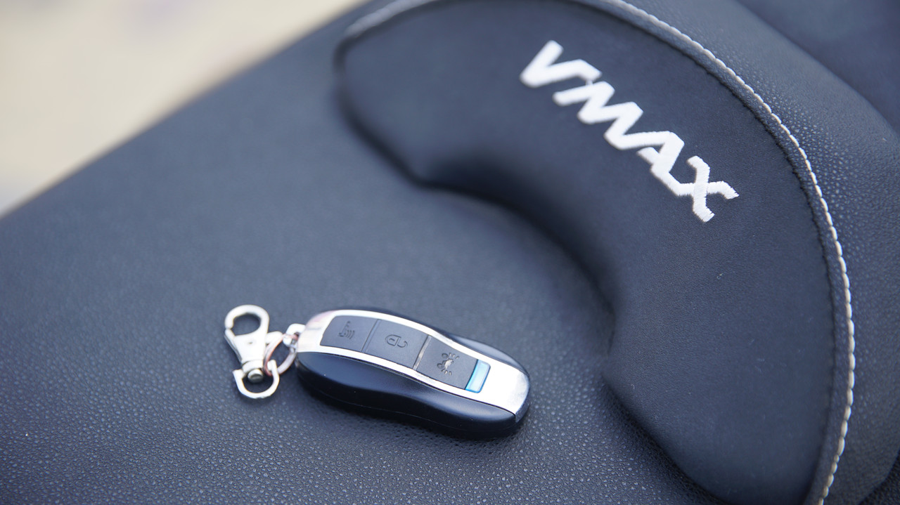 龙嘉vmaxie300n运动型踏板300cc,龙嘉vmaxie300运动型踏板300cc