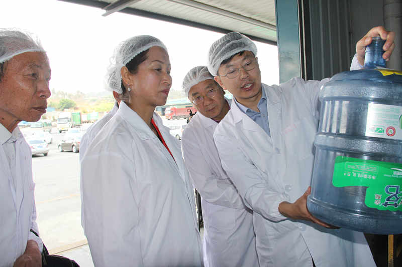 政协委员视察水环境保护工作,四地联动代表委员共话长江大保护