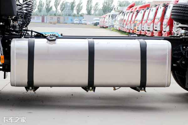 东风天龙旗舰国六560自动挡牵引车,国六东风天龙kl465载货车