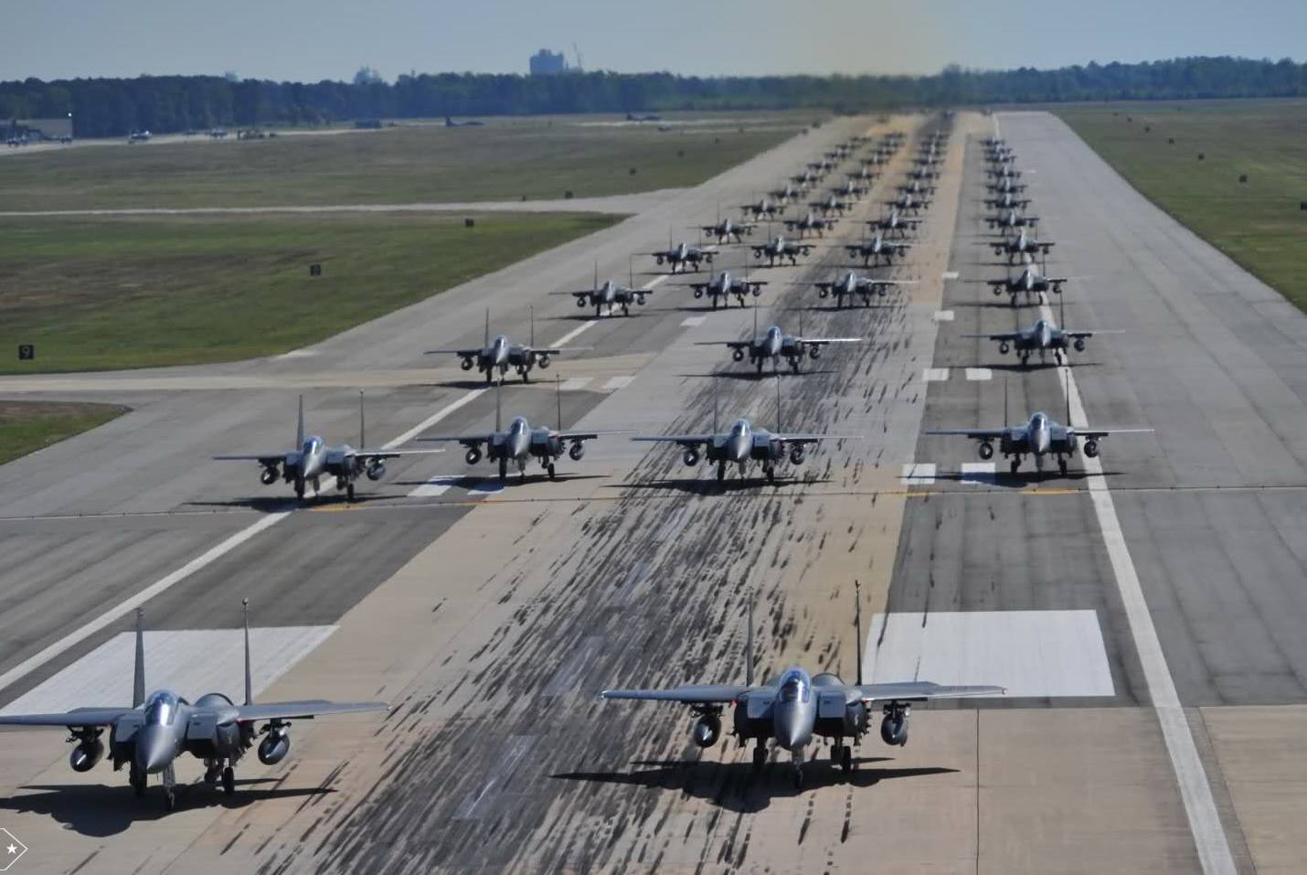 美苏冷战对应哪一个外交政策,美苏冷战有哪些表现方式