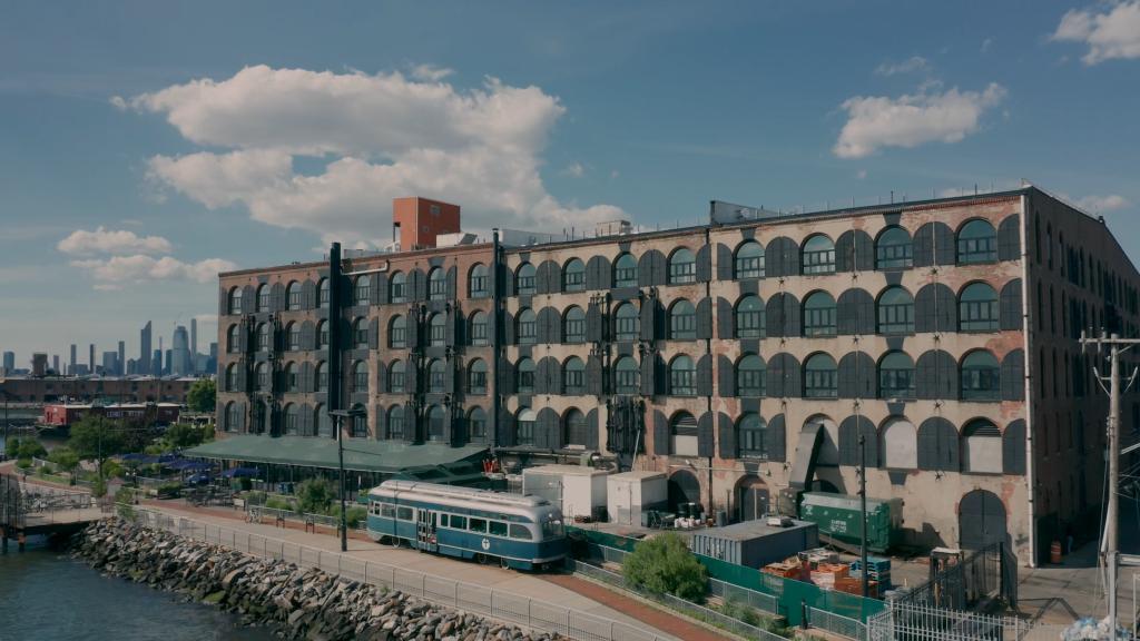 意识上传到数字天堂?终于有人拍出了这个脑洞