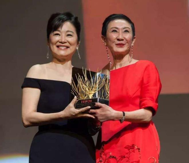 徐克施南生原配视频,徐克和前妻施南生的合照