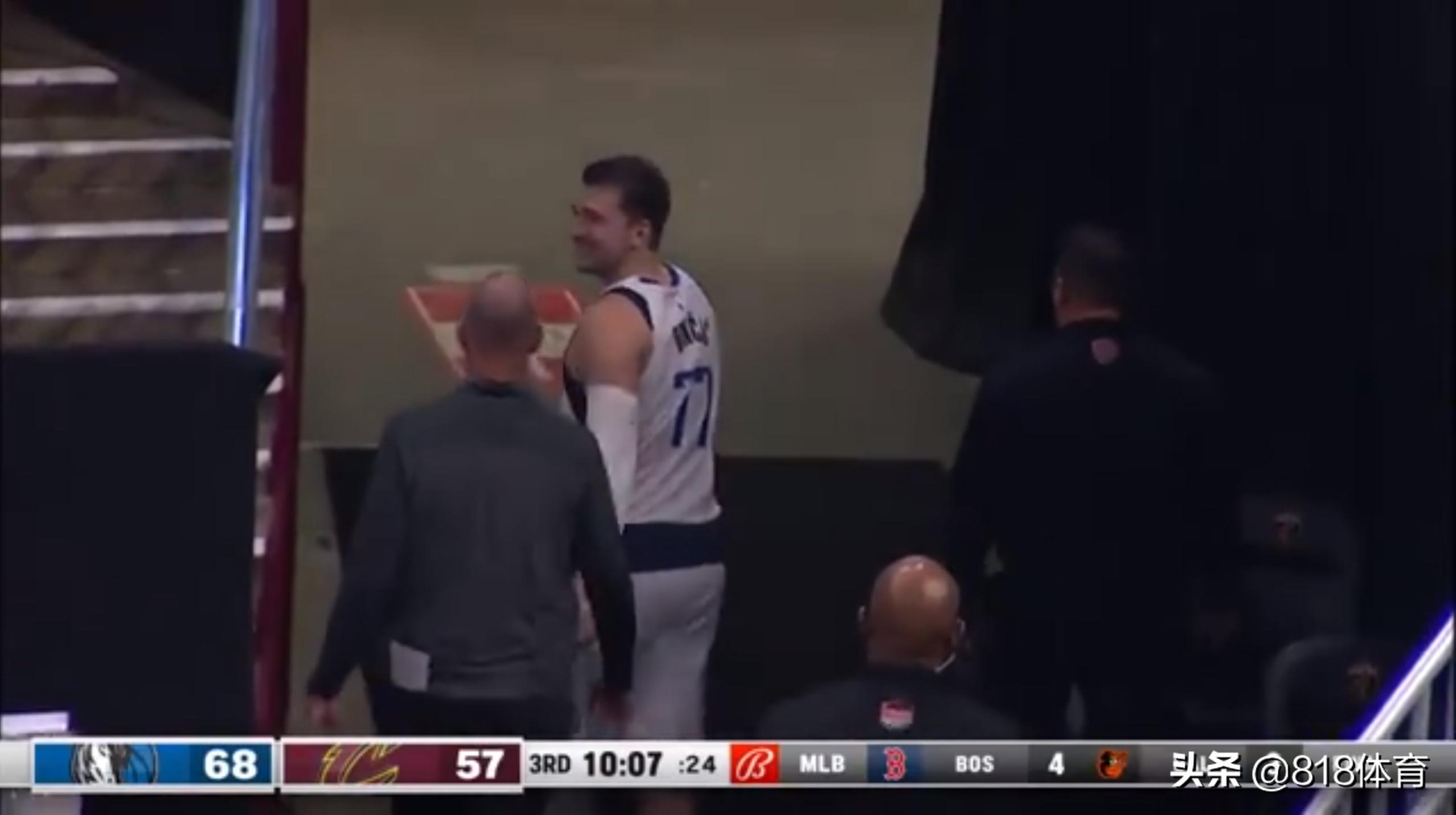 东契奇被犯规和詹姆斯被犯规,塞克斯顿和东契奇