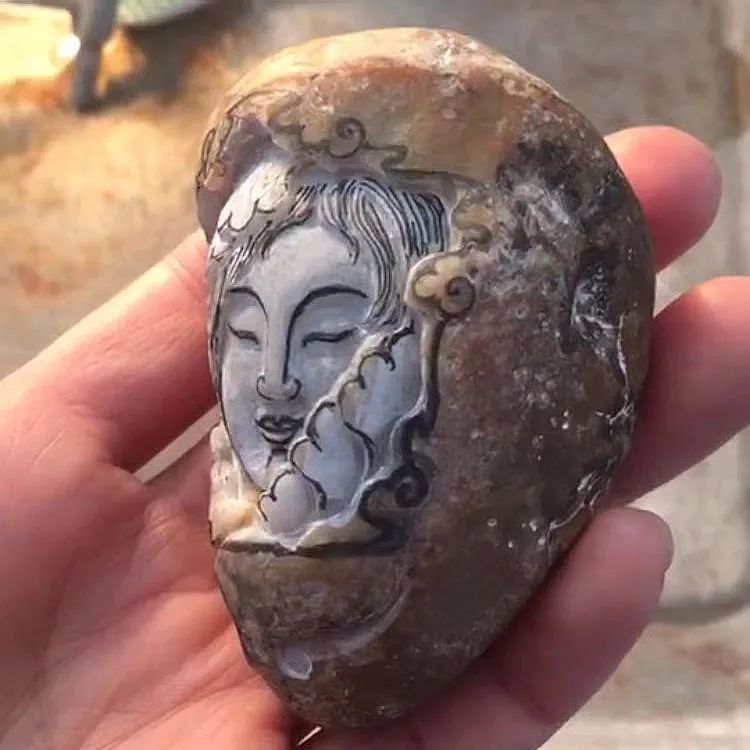 翡翠观音摔断了头还能戴吗,翡翠观音摔坏修复后可以佩戴么