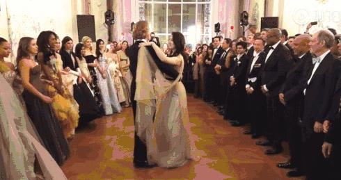 华为小公主:哈佛学霸不当赌王儿媳妇,和王子翩翩起舞组千亿女团