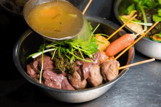 重庆渝北龙兴广场附近购物商场,前方到站工贸