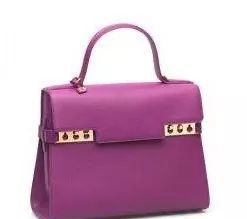 追了《爱的迫降》这么久，我终于看到一只想买的包了