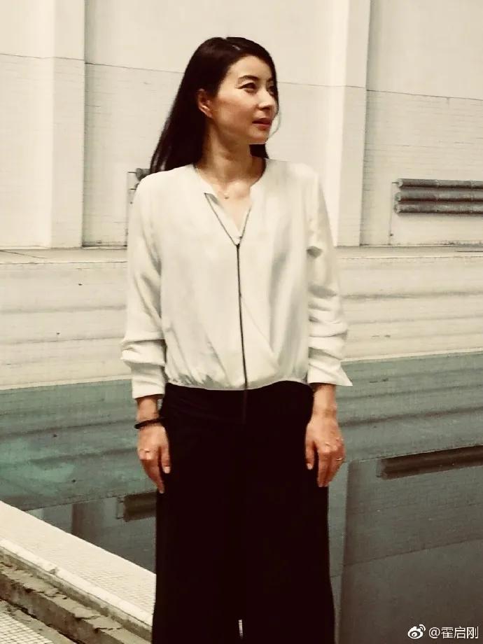 三房太太,13名子女,争夺几百亿家产,霍家宫斗比港剧精彩多了