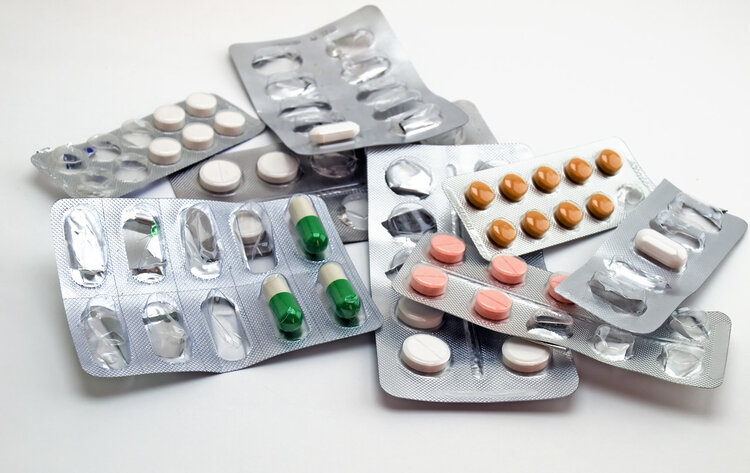 没钱买靶向药,靶向药仿制药和正版药效果一样吗