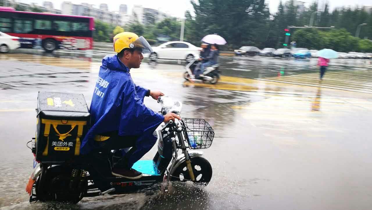 骑摩托下坎技巧,下坡骑摩托技巧