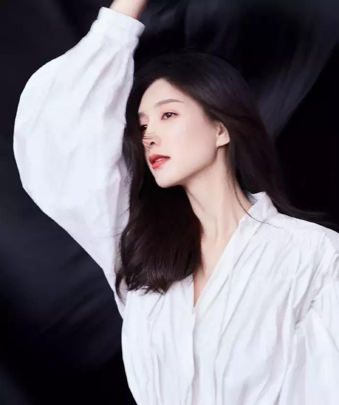 江疏影的衣品真让人佩服,江疏影最新穿搭