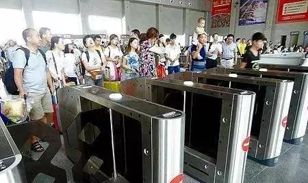 火车票刷身份证进站怎么取纸质票,火车票为什么不能刷身份证进站