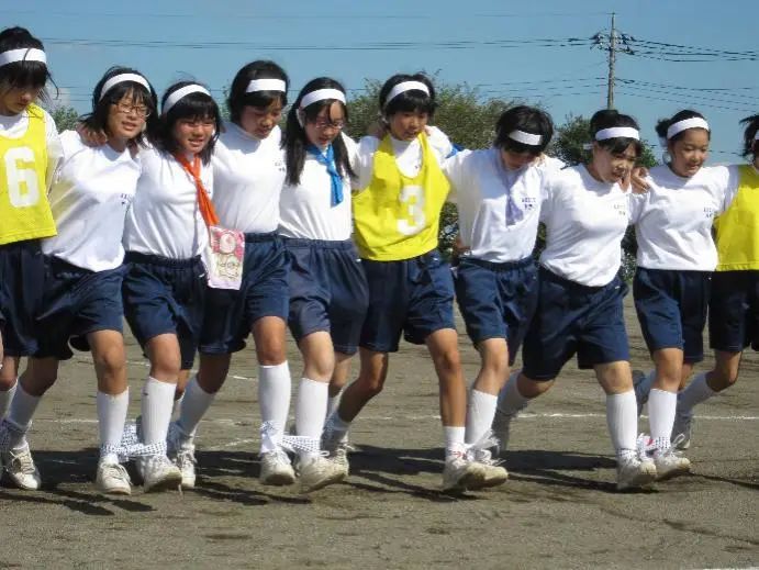 自认“绑腿走路”项目天下无敌的日本，被中国少林寺砸了场子