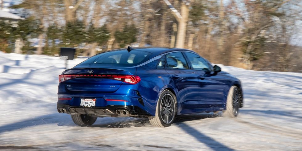 韩系高颜值轿跑2021款起亚k5曝光,k5起亚韩系车