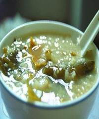 月子里喝什么粥下奶,月子粥各种做法