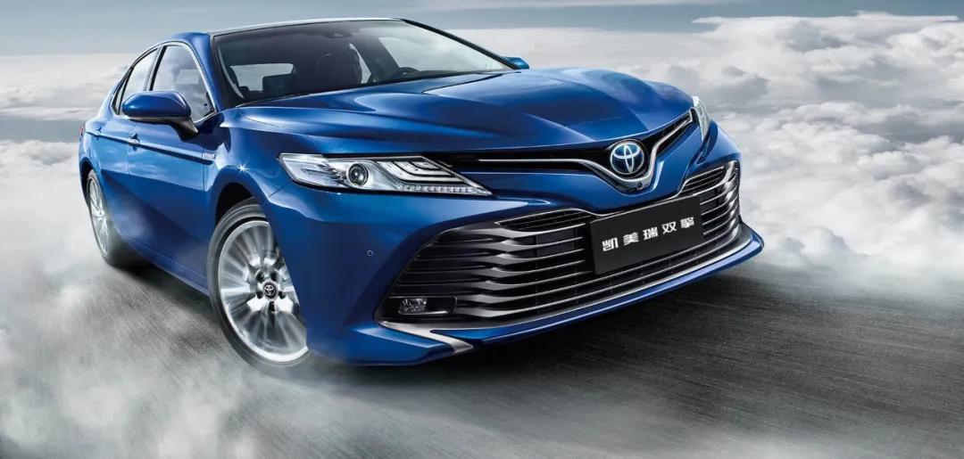 13年丰田凯美瑞双擎值多少钱,十年左右的凯美瑞卖多少钱