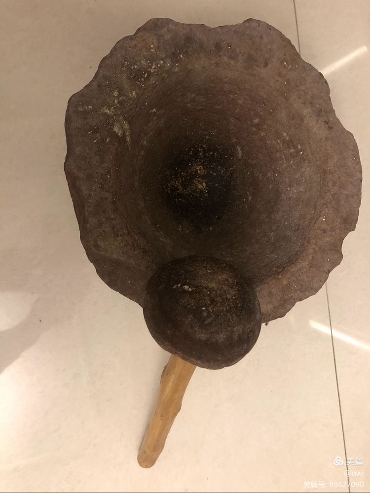 老石头蒜臼放茶室,老式石头蒜臼