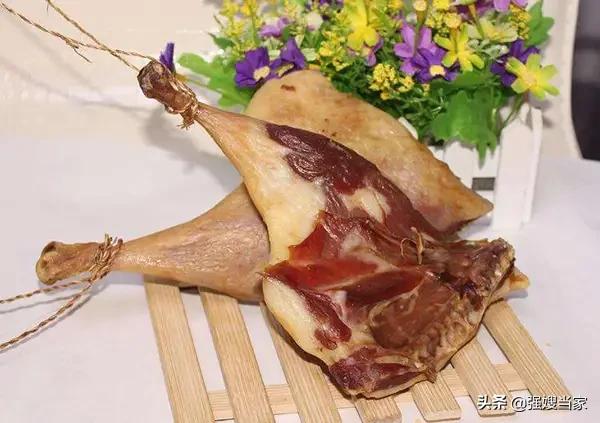 烟熏腊鸭腿和普通腊鸭腿,腌鸭腿蒸几分钟
