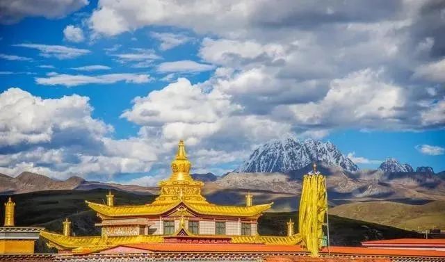 “蒸笼”天气重磅回归，今年夏天避暑纳凉的首选地当然还是康定！