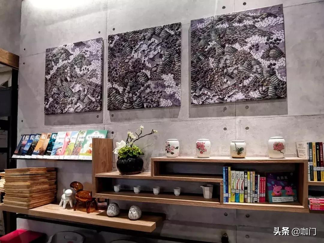 日单1200杯，这个上市火锅品牌要和喜茶对着干