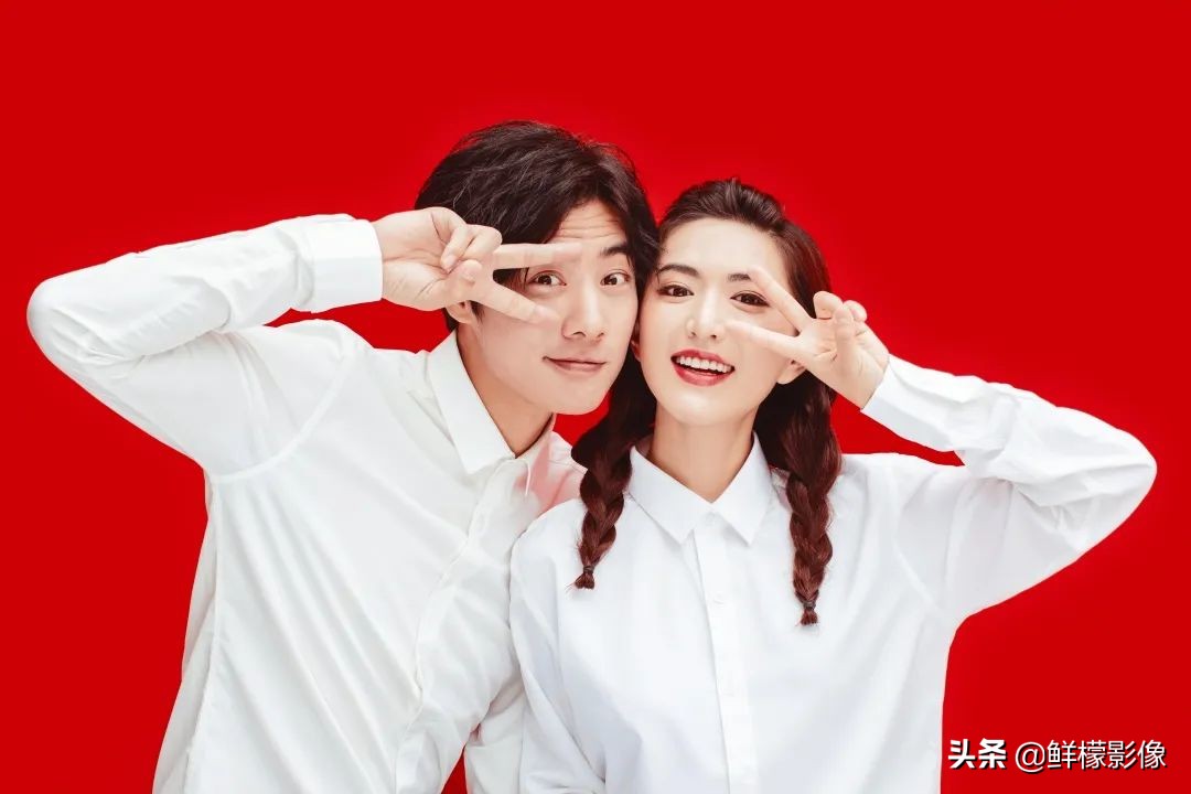 结婚纪念照怎么拍最美,穿黑色衣服拍结婚证件照好看吗