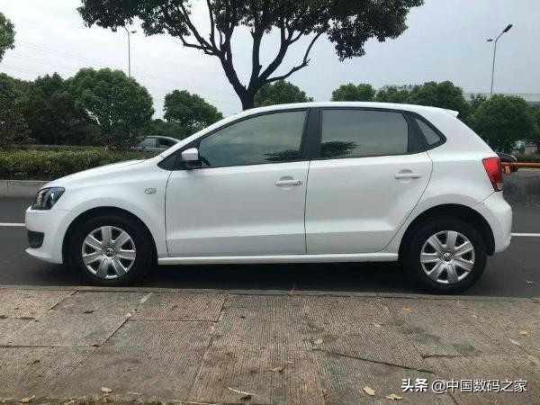 polo高位刹车灯led灯珠更换,三厢四眼polo更换高位刹车灯