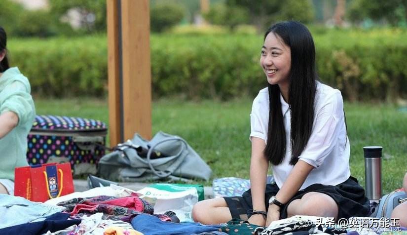 随着全国地摊经济的兴起，现在摆地摊卖什么最赚钱？