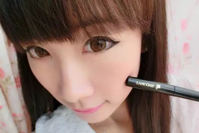 眼线液怎么画眼线视频教程,眼线液怎么画新手教程