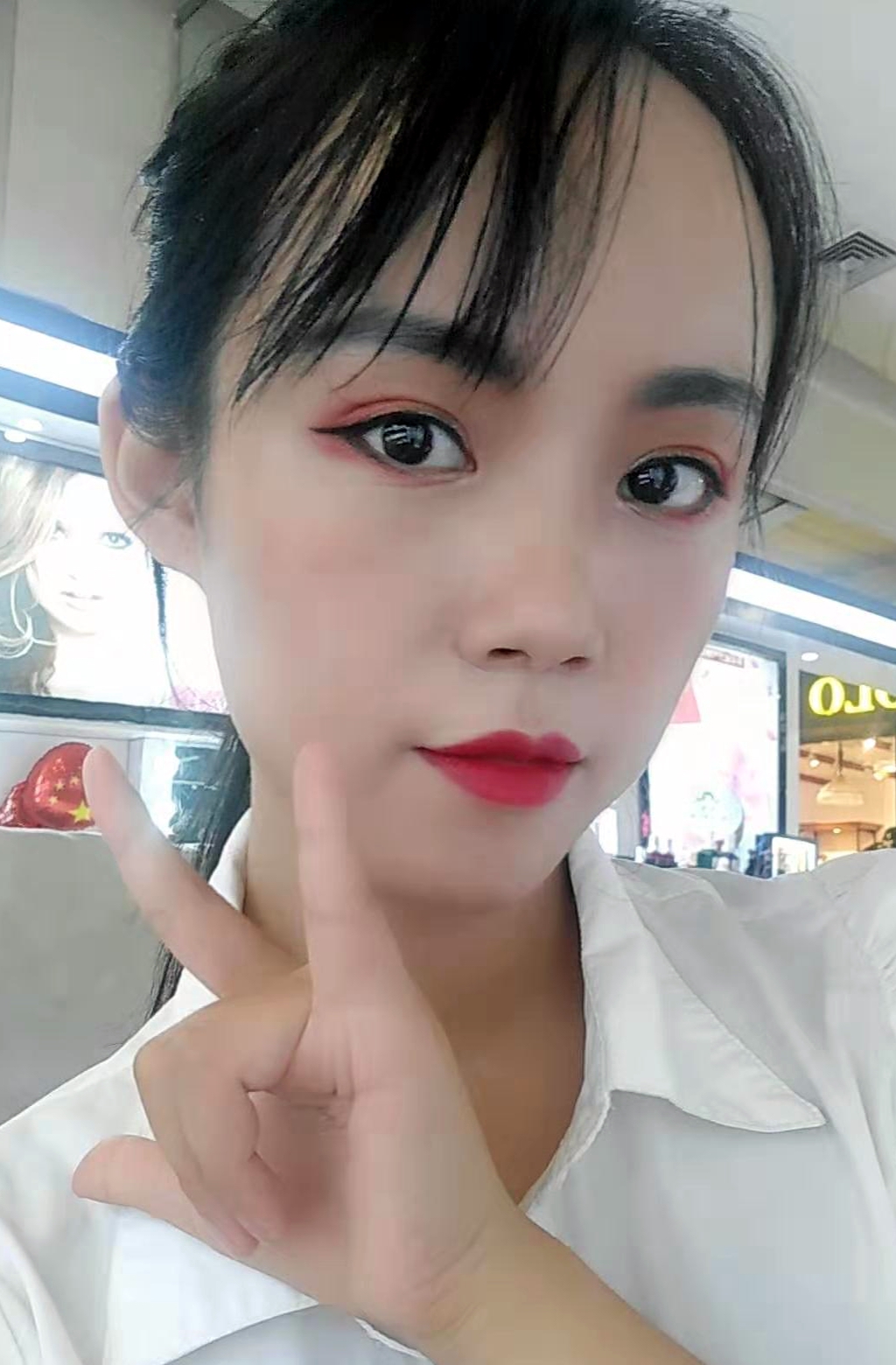 眼霜淡化黑眼圈细纹缓解眼袋,眼袋细纹黑眼圈医美怎么解决