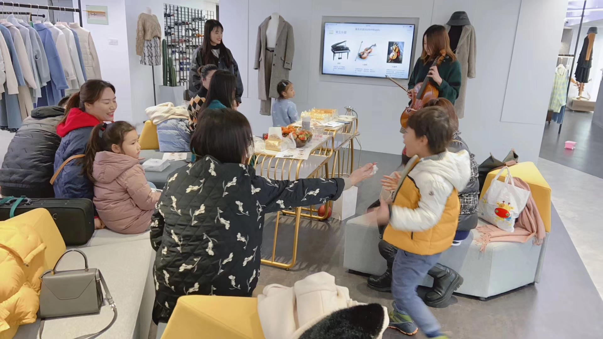 宝藏级买手店YVONNE.Y：每个人都需要重新发现和取悦自己