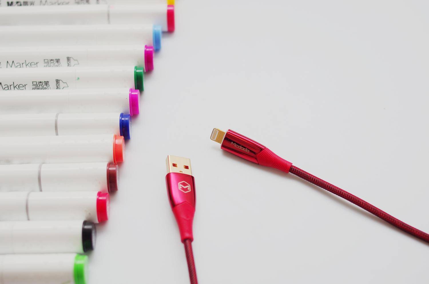 或许比原厂还要好一些：我的iPhone12的“高冷”配件们