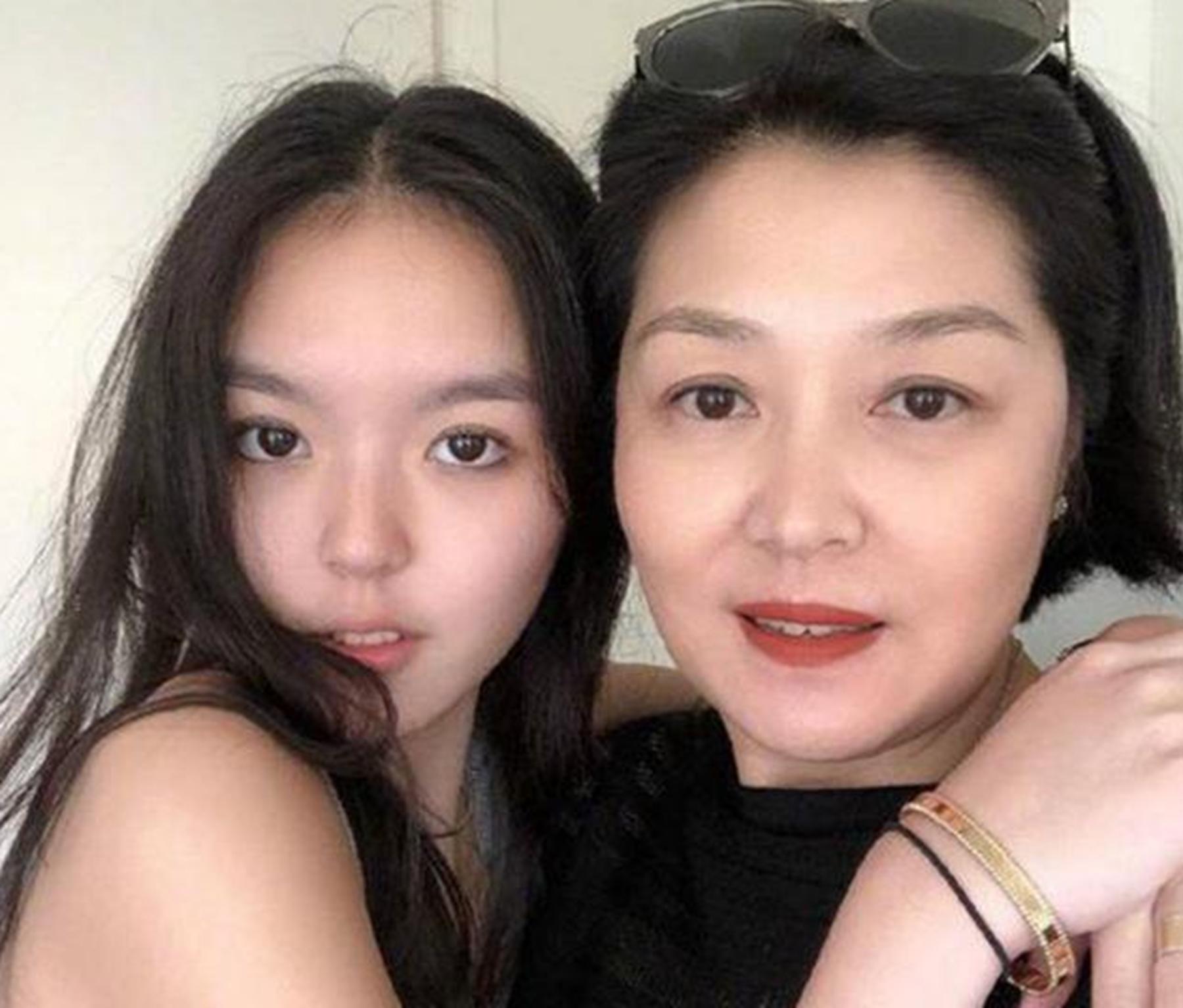 哈文回忆李咏去世视频,哈文在李咏去世1周年说什么