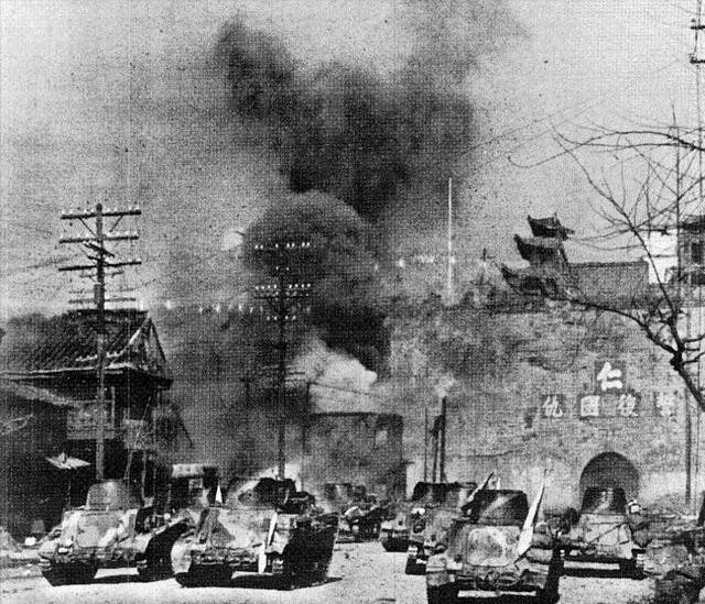 84岁老太跳入冰河救小孩,84岁老太跳冰河救孩子