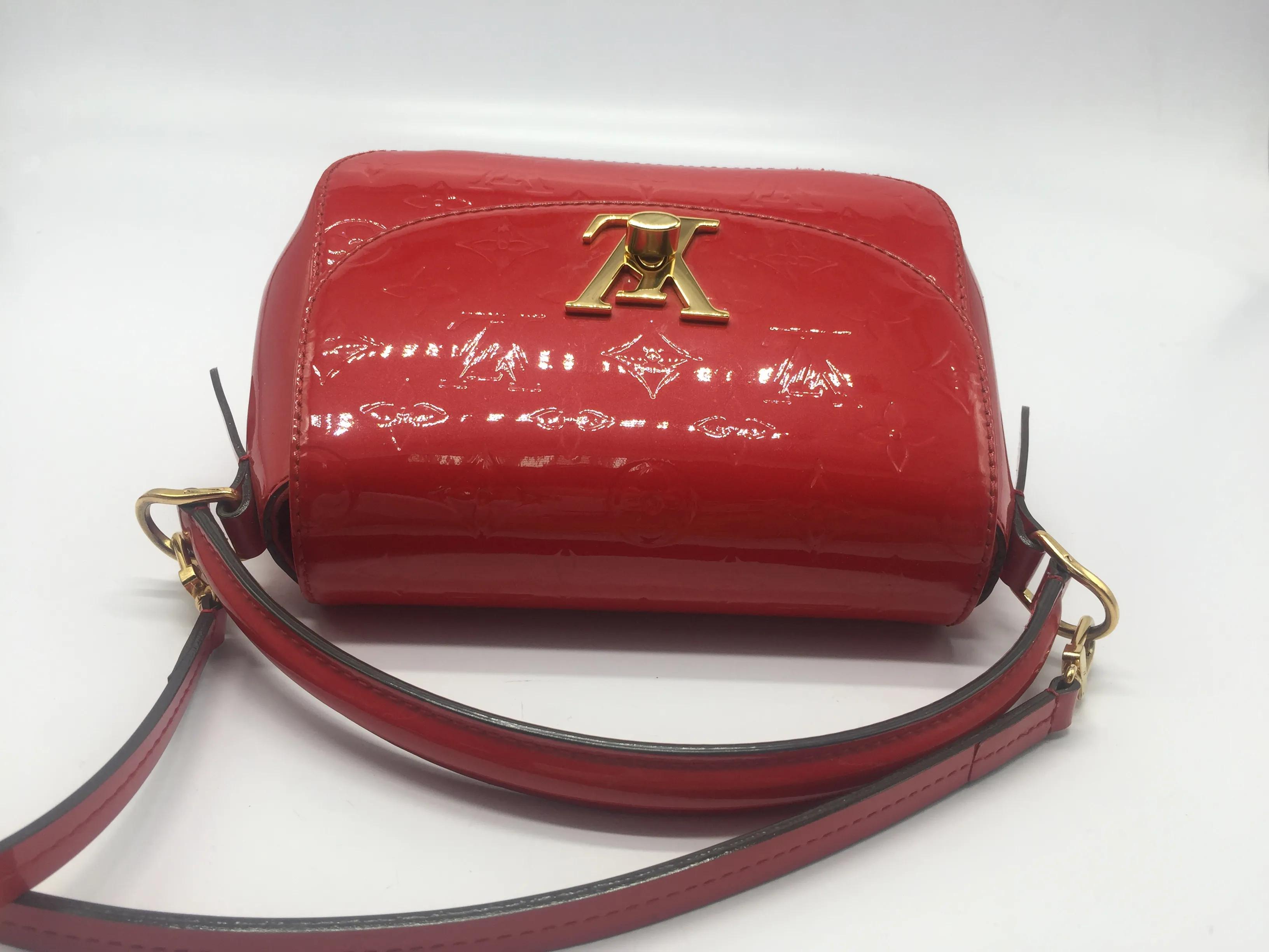 漆皮变色如何修复,白漆皮染色处理