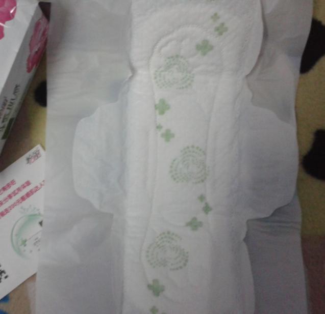 几毛钱一片的卫生巾,100片卫生巾11块钱视频