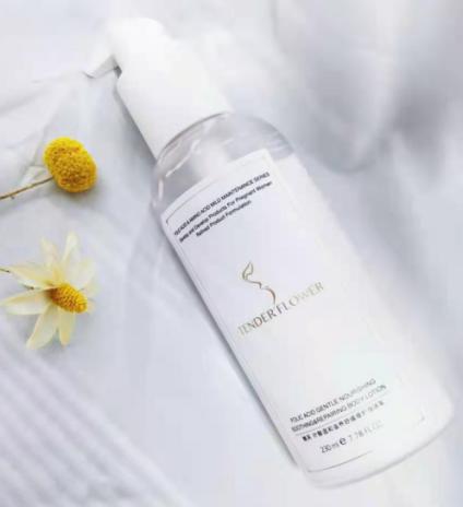 孕妈必看！不要再涂抹凡士林身体乳了！不仅含防腐剂还可能致敏