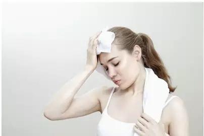 盐焗治腰痛,炒盐热敷腰的正确方法