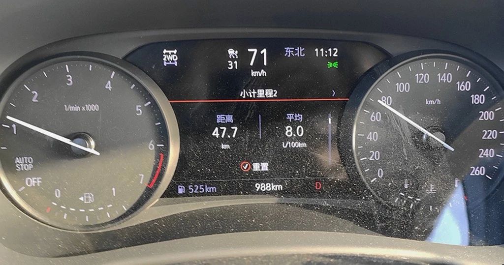 四驱车和雪地胎哪个更安全,四驱与雪地胎哪个更稳