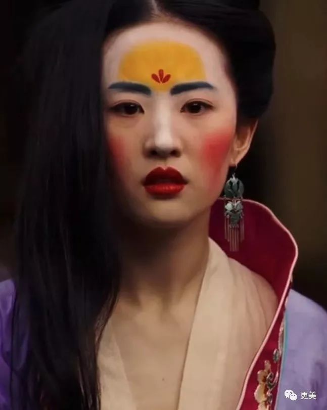 巩俐气场碾压陈道明,51岁巩俐与范冰冰同框不输气场