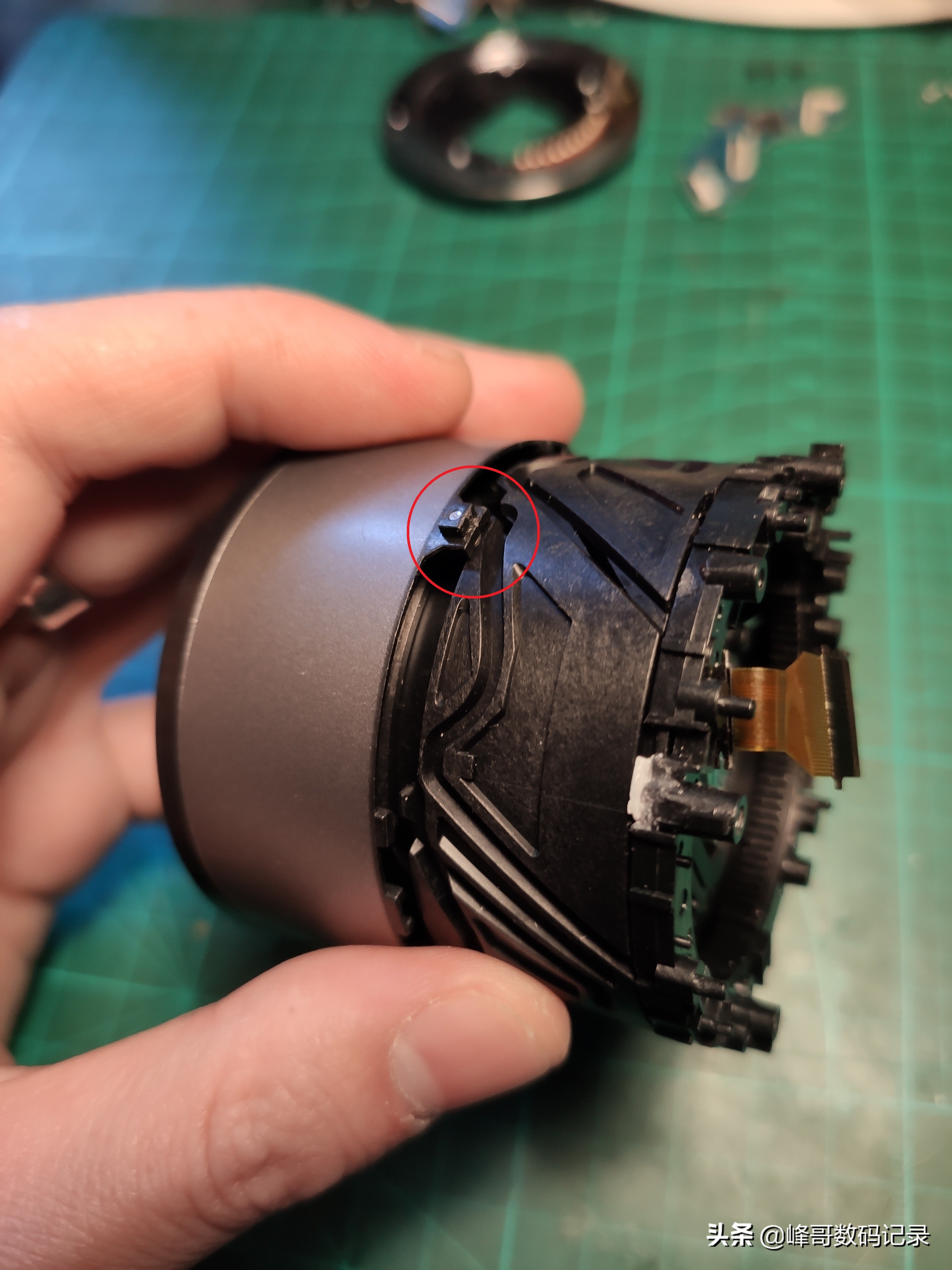 索尼16-50镜头前镜片拆卸,sony16-50镜头拆解图片