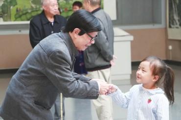 记录一座城市的沧桑变迁，一位八旬老人的绘城梦