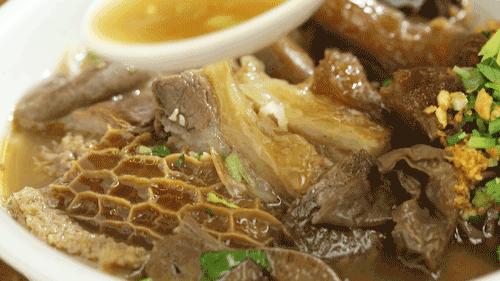 麦地这家“小香港”，藏着45年的正宗港味！一到饭点就满座.