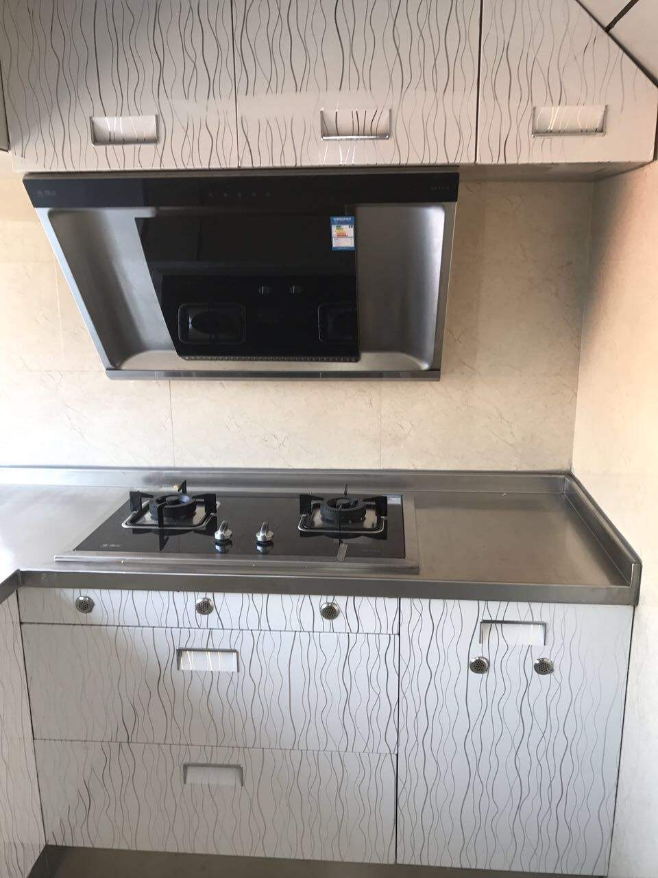 橱柜用木头台面好不好用,橱柜用不锈钢好吗