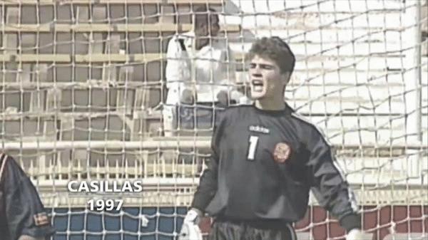 2002年世界杯冠军小罗,2002世界杯巴西小罗捧杯时刻