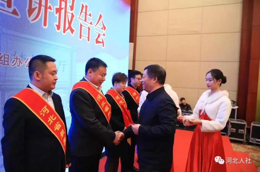 为中国农民工点赞向他们致敬,省政府表扬农民工