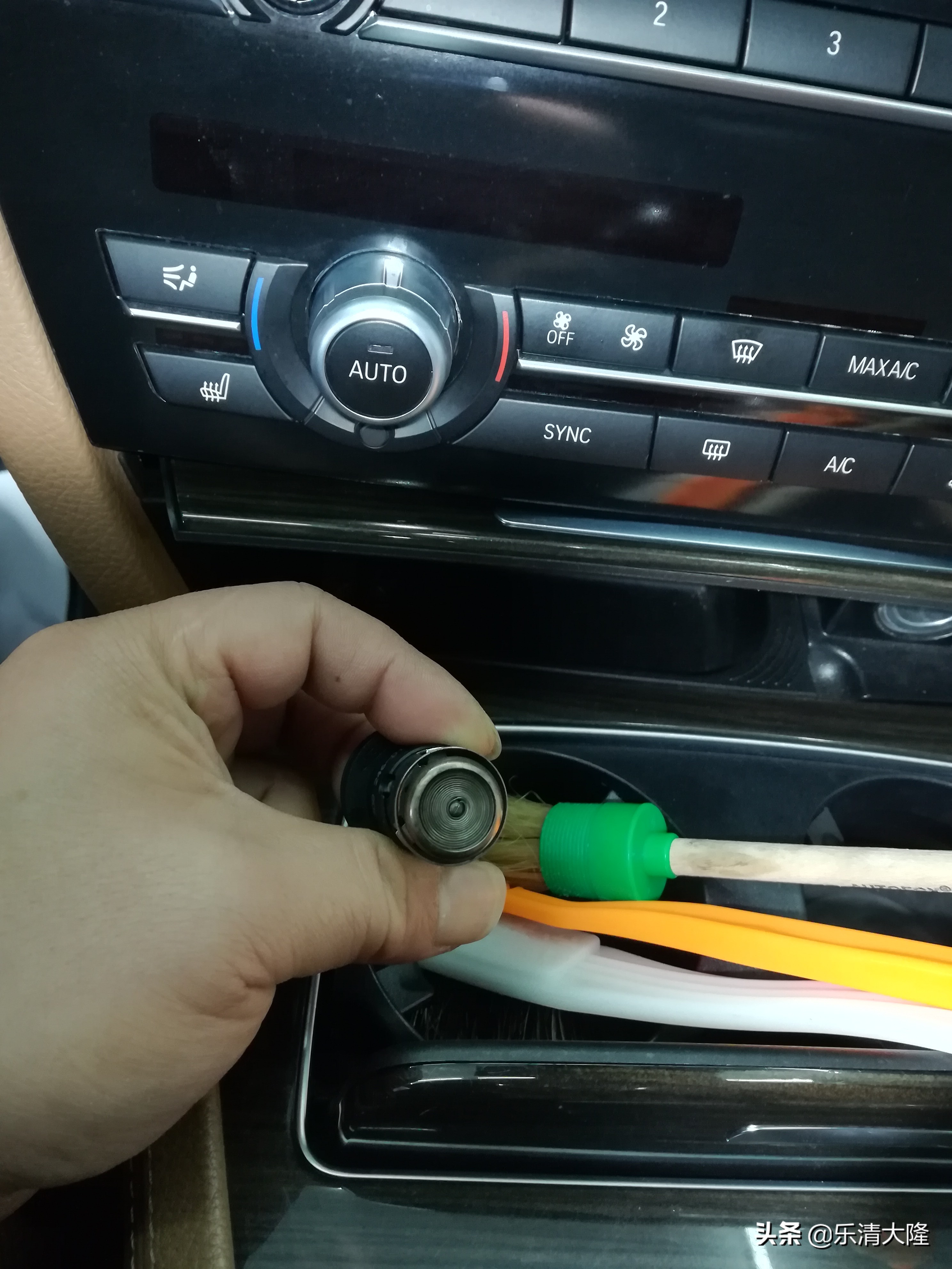 广州宝马7系内饰清洗,宝马7系发动机舱清洗