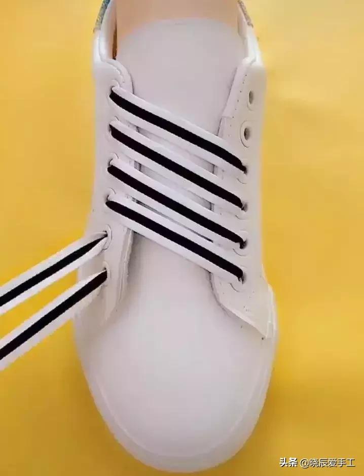 还在用老方法系鞋带吗？用这些方法，美上一百倍