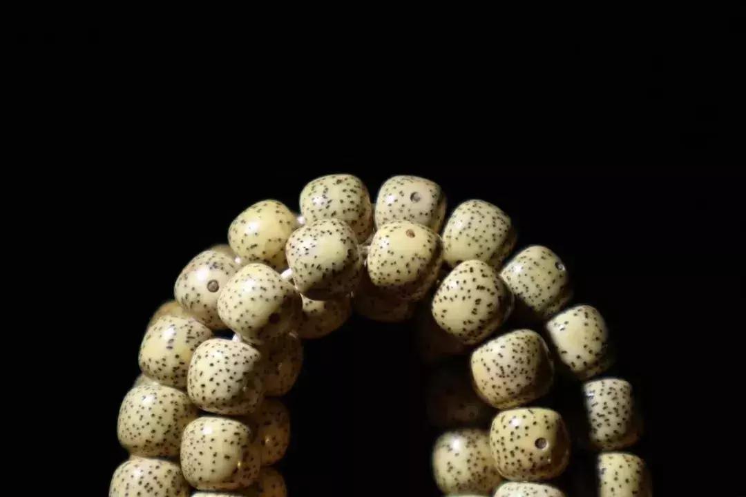 菩提盘玩粘手怎么处理,菩提咬手是什么样的