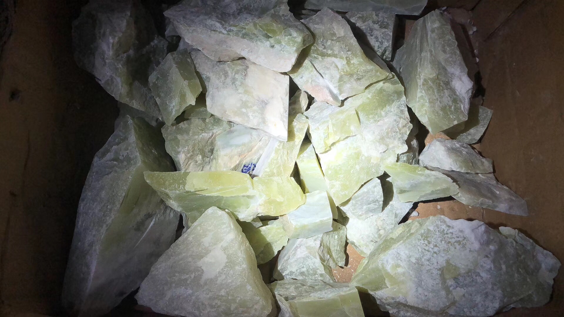 黄口料价格一览表,黄口玉为什么那么便宜