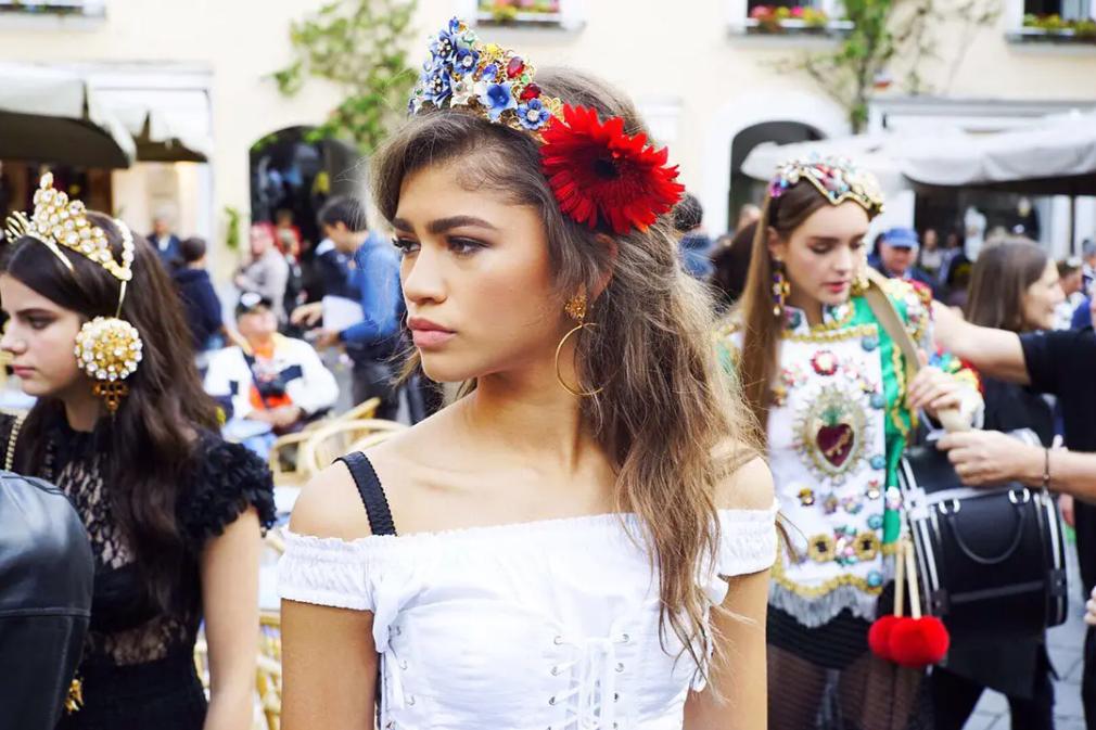 荷兰弟和甜茶是一个人吗,甜茶和荷兰弟哪个咖位高